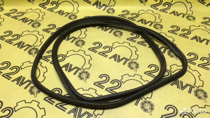 Уплотнитель багажника задний Toyota Camry ACV30