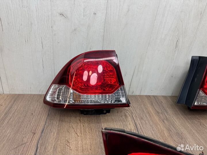 Фонарь Honda Civic 4D 1.3 LDA MF5 2010