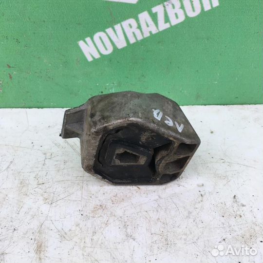 Опора кпп Ауди 100 С4