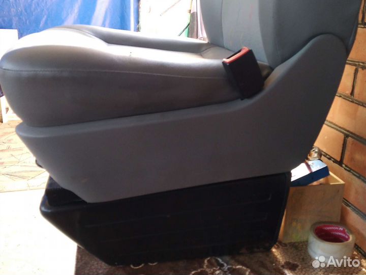 Передние сиденья от фольксваген транспортёр т 5