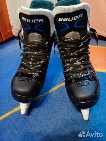 Коньки хоккейные 43 размер бауер