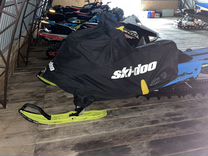 BRP Ski-Doo Summit X