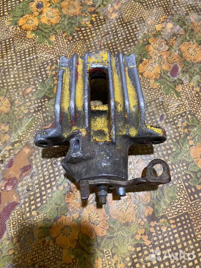 Задний тормозной суппорт октавия тур