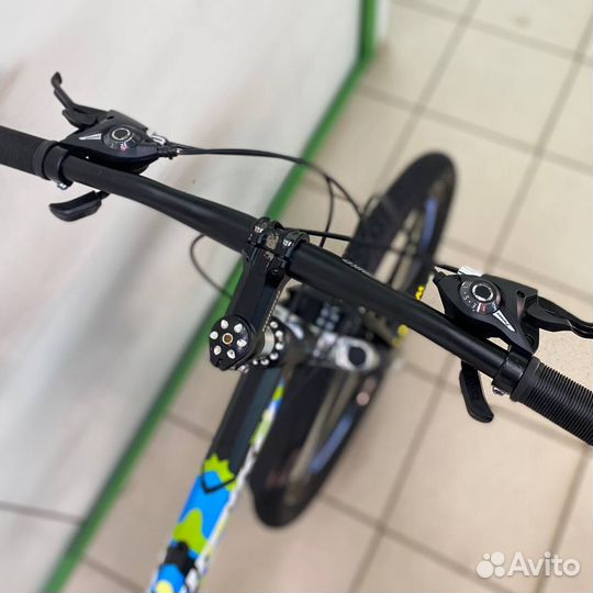 Велосипед с литыми дисками черный новый