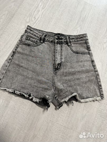 Джинсовые шорты