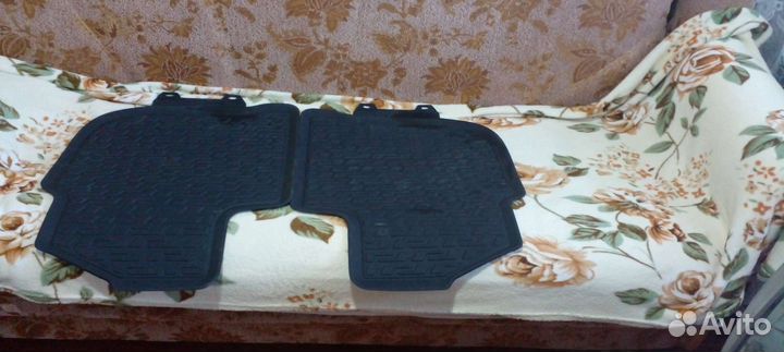 Автомобильные коврики резиновые