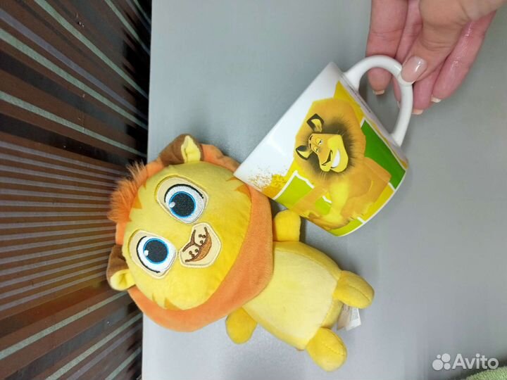 Кружка с игрушкой