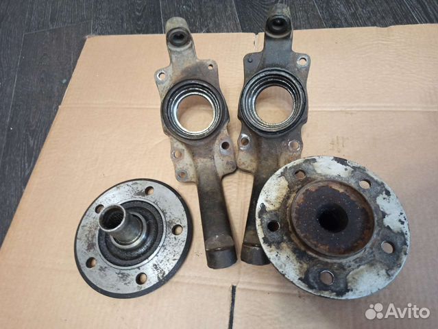 Поворотные кулаки со ступицами на 24 шлица