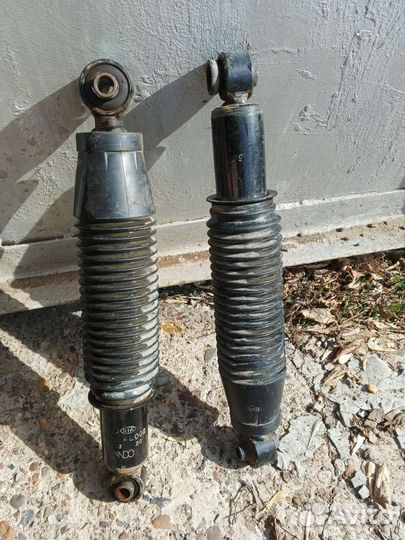 Амортизаторы задниена kia rio 3 бу. 55300-4L002