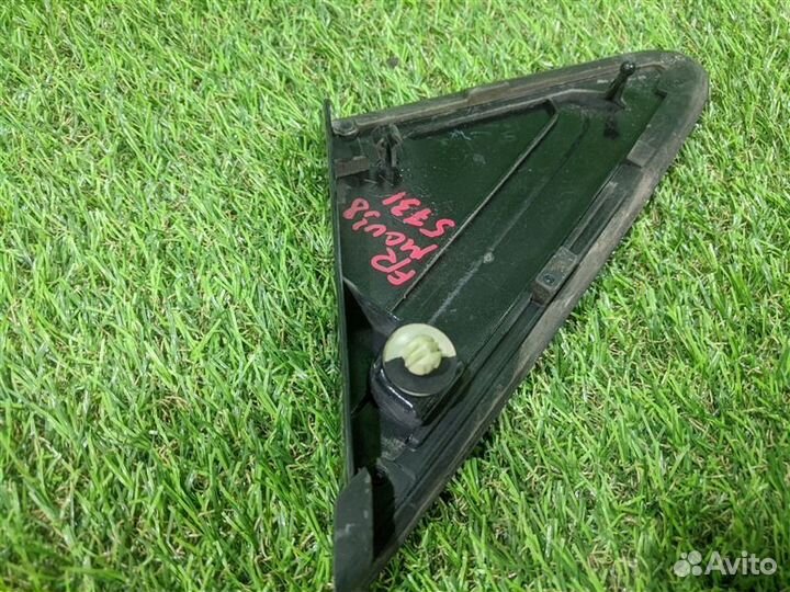 Накладка на зеркало передняя правая Lexus Rx330