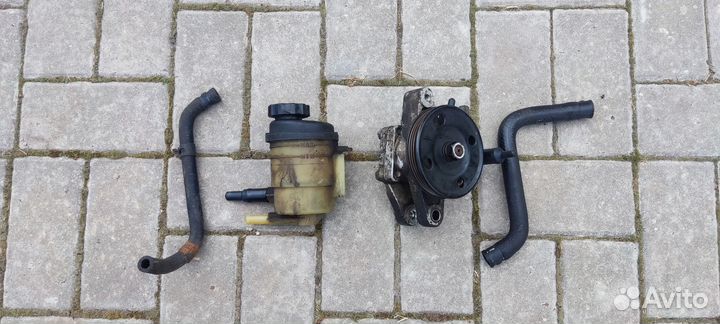 Насос гур Hyundai Elantra III XD