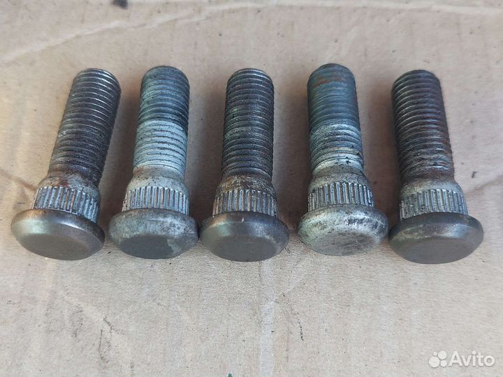 Шпильки колёс Toyota