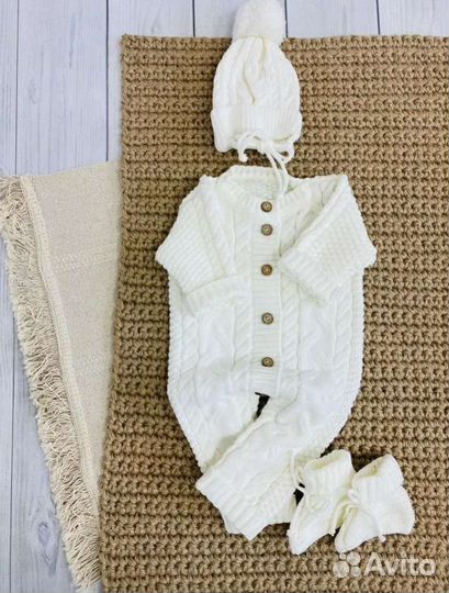 На выписку: вязаные вещи Новые