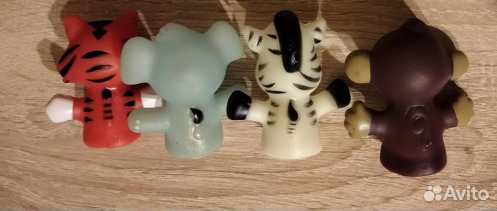 Игрушки пальчиковые 4шт/обмен на фикус