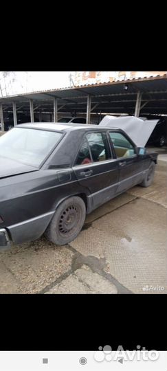 Мерседес 201 е190 по запчастям м102 1,8 ат