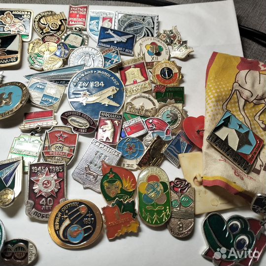 Значки и медали СССР