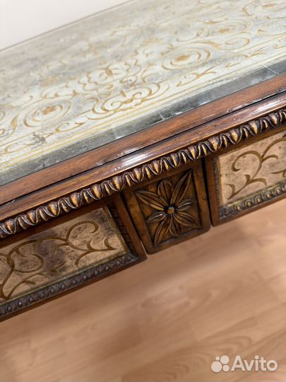 Письменный стол