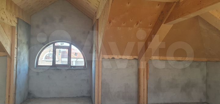 Коттедж 290 м² на участке 9 сот.