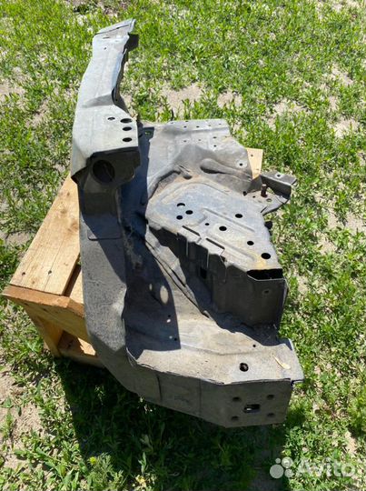 Правая четверть на Nissan Patfinder r51