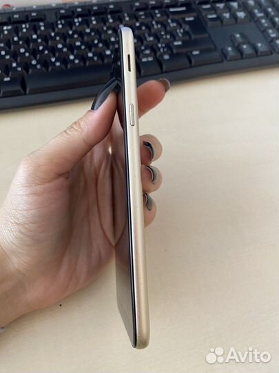 Samsung Galaxy A6, 3/32 ГБ