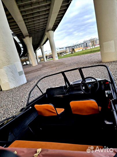 Яхты лодки катера без капитана аренда в СПБ