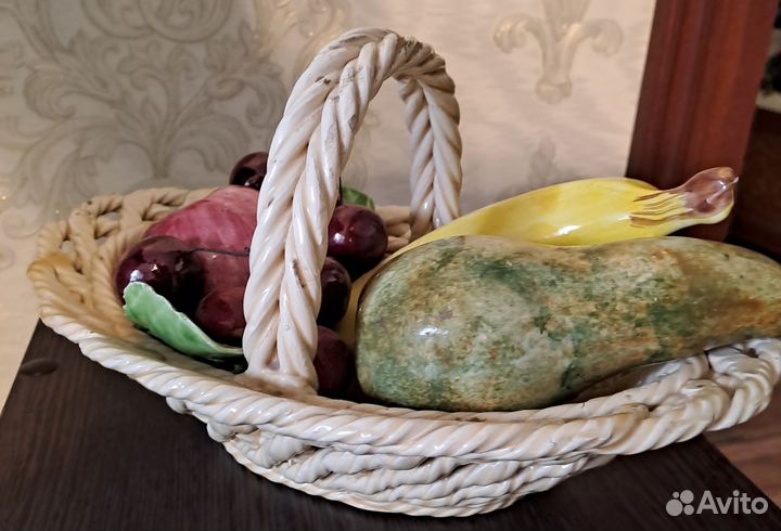 Ваза с фруктами