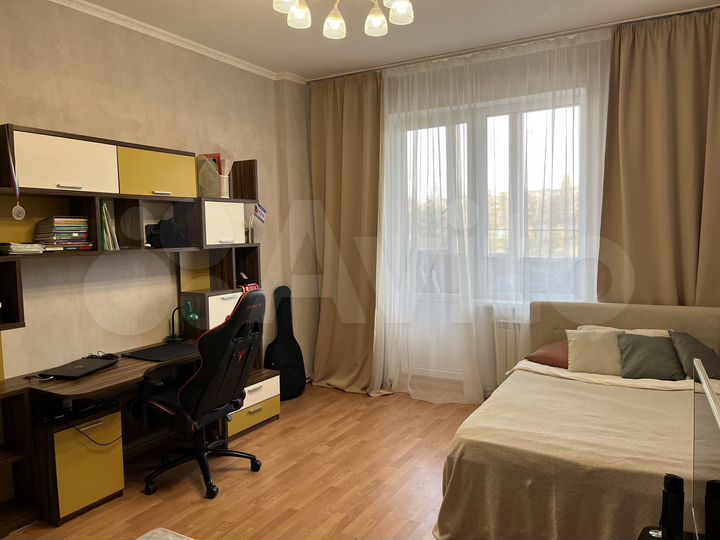 3-к. квартира, 82 м², 3/8 эт.