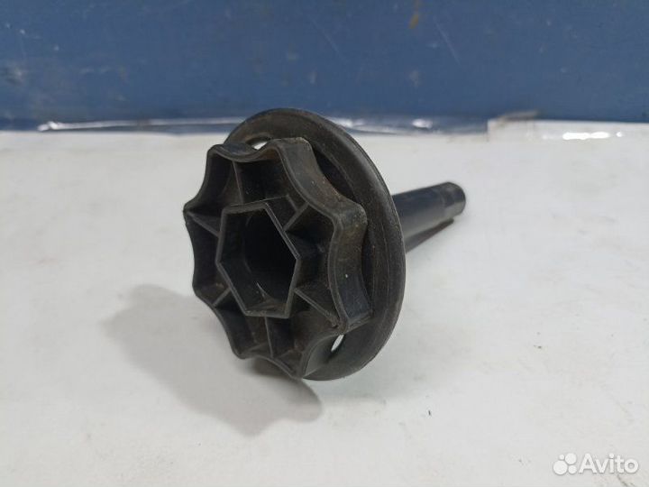 Крепление запасного колеса заднее Renault Kaptur