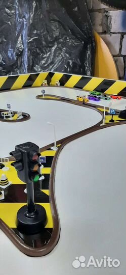 Гоночная трасса (трек) +2 машинки на Р/У