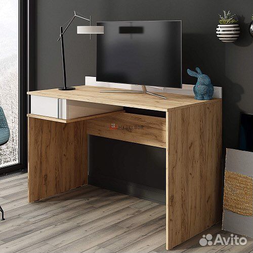 Письменный стол