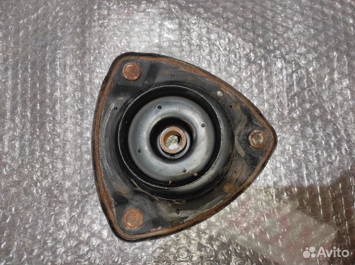 Опора амортизатора Toyota Camry 70