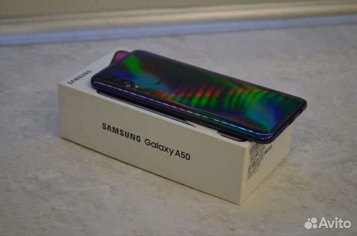 Samsung Galaxy A50, 4/64 ГБ