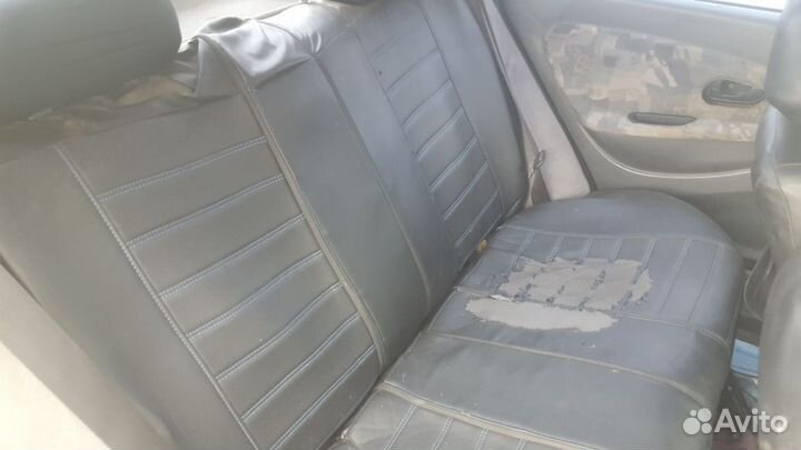 Задний диван Mitsubishi Carisma