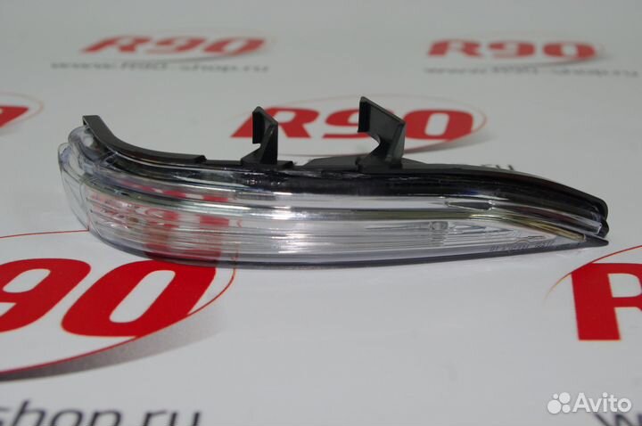 Повторитель поворота правый в зеркало Веста