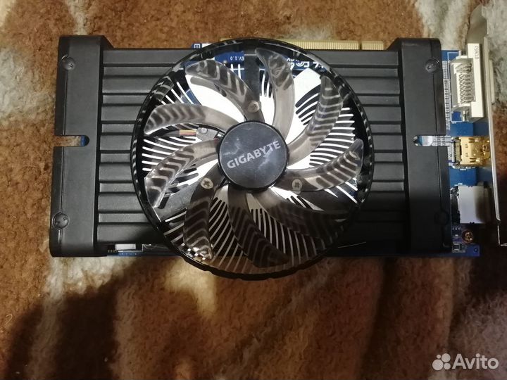 Gigabyte nvidia GeForce GTX 550Ti GV-R677D5-1GD