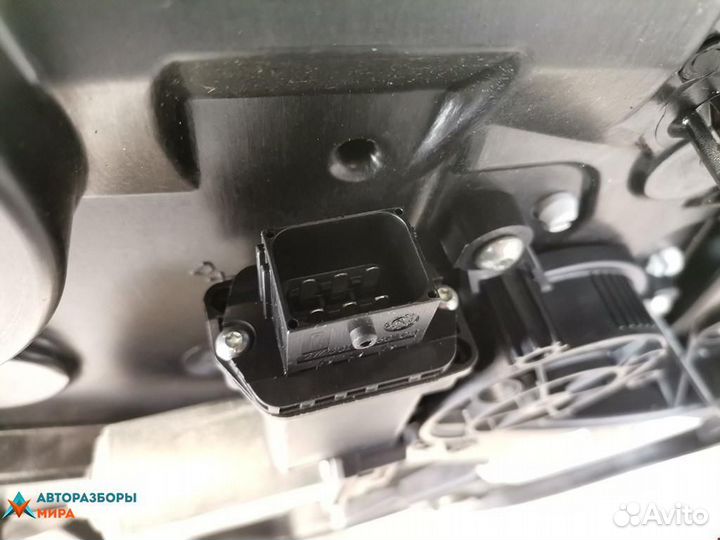 Стеклоподъемник электрический задний правый