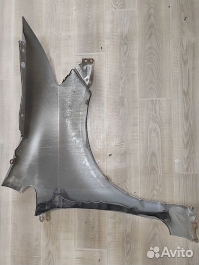 Продам крыло переднее левое