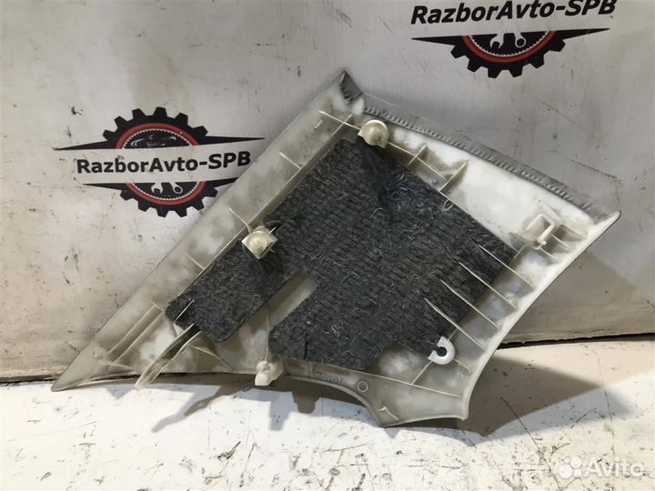 Обшивка стойки Toyota Avensis II T250