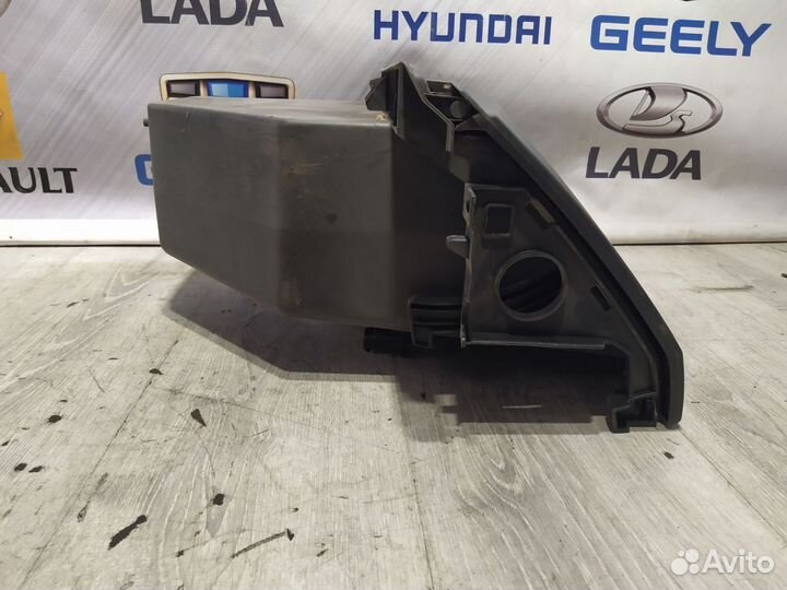 Крышка бардачка Бардачок renault megane 2