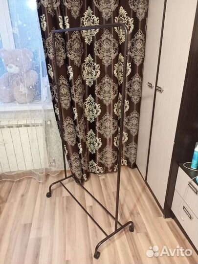 Вешалка для одежды напольная