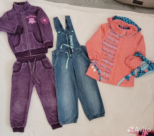 Пакетом плащ,костюмы,кофты,туники,футболки,комбез