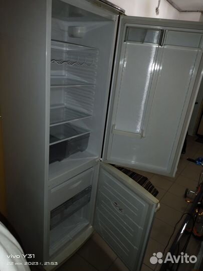 Холодильник двухкамерный атлант