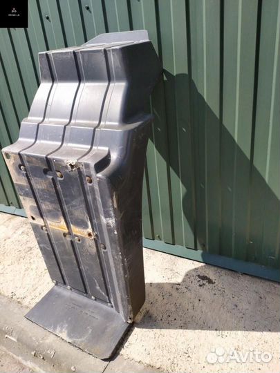 Подкрылок кабины прав. MAN TGS 2008 81664100360