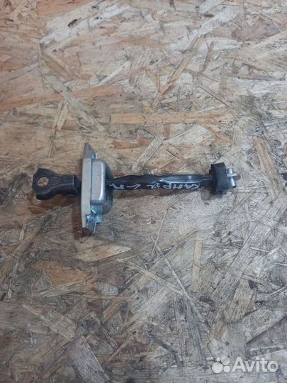 Ограничитель Двери Тойота Камри 50 Левый передний