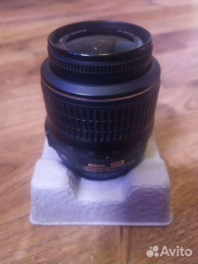 Nikon D3000 с объективом 18-55mm KIT