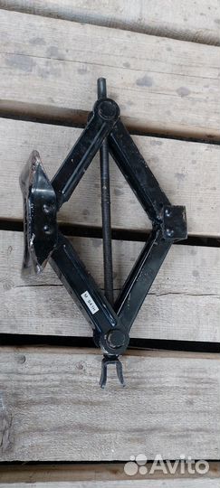 Домкрат винтовой