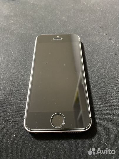 iPhone SE, 32 ГБ