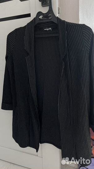 Пиджак женский 44