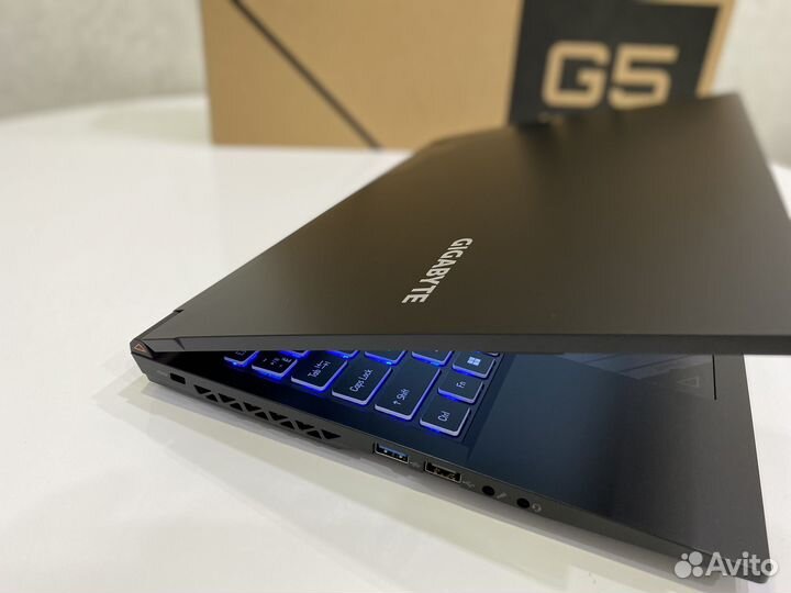 Ноутбук новый