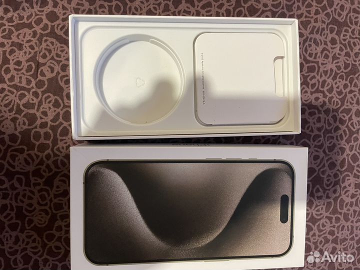 Коробка от iPhone 15
